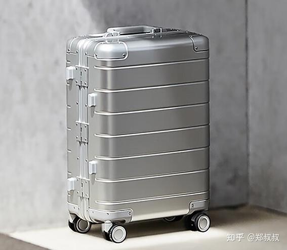 28寸行李箱尺寸_28英寸行李箱有多大尺寸_行李箱材质选择