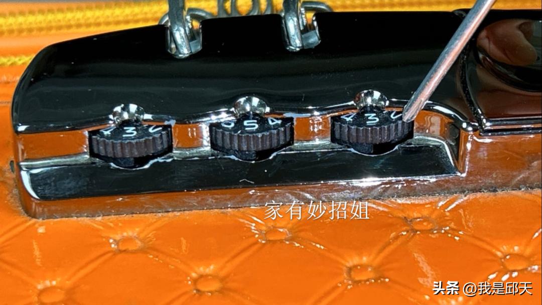 行李箱密码找回方法_快速解锁行李箱密码_密码行李箱