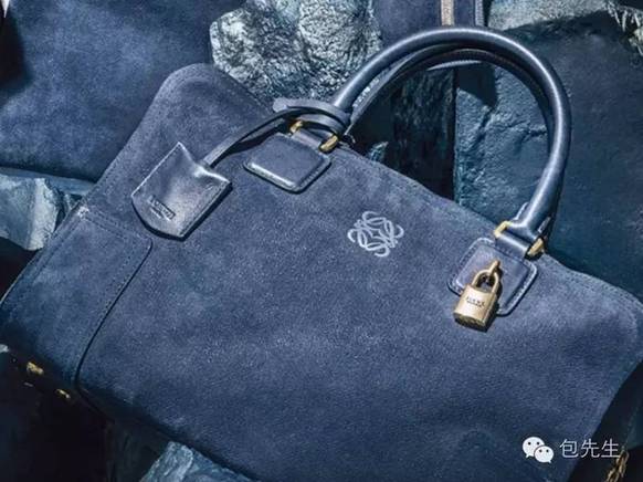 新经典包包款式分析_大牌包包设计变革_hxxxxs是啥牌子的包包