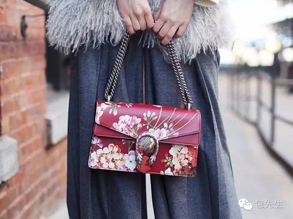 新经典包包款式分析_hxxxxs是啥牌子的包包_大牌包包设计变革