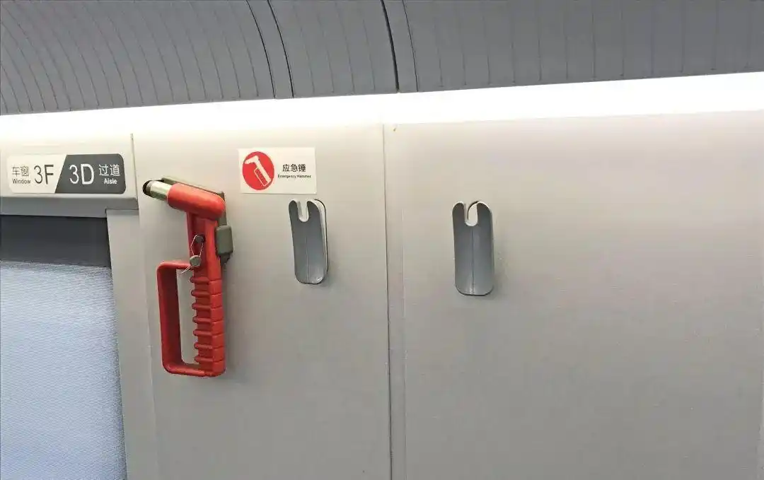 高铁行李架使用指南_高铁上行李箱应该放在哪儿_高铁行李放置规范