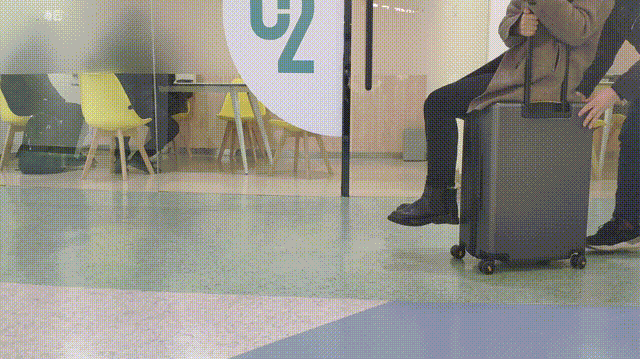 什么牌子的行李箱结实耐用性价比高_高级PC材质旅行箱耐用性_无纺布旅行箱设计