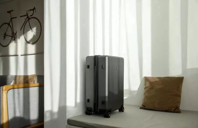 无纺布旅行箱设计_什么牌子的行李箱结实耐用性价比高_高级PC材质旅行箱耐用性