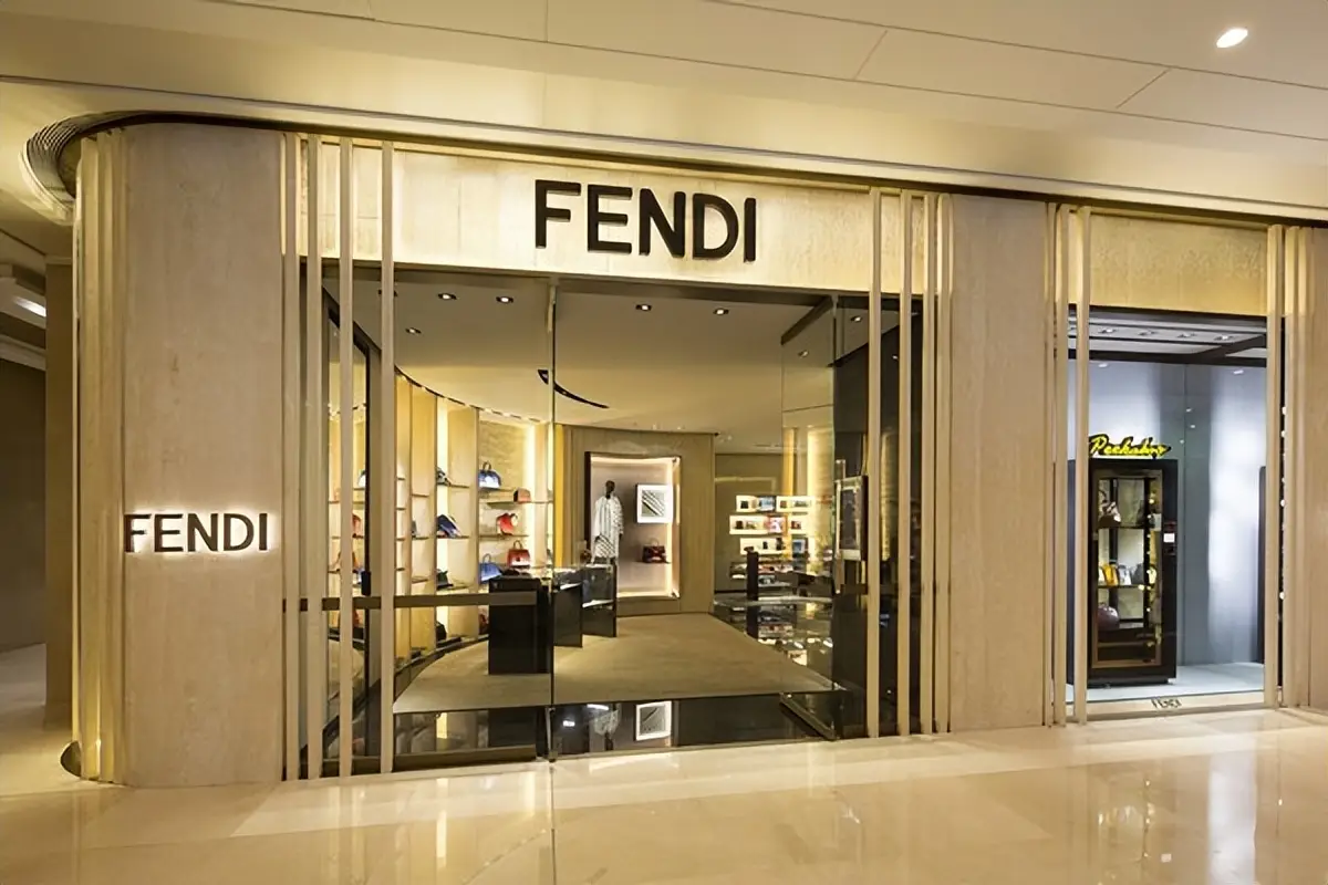 高端男士斜挎包推荐_男士斜挎包品牌排行榜_男士斜挎包品牌排行榜前十名