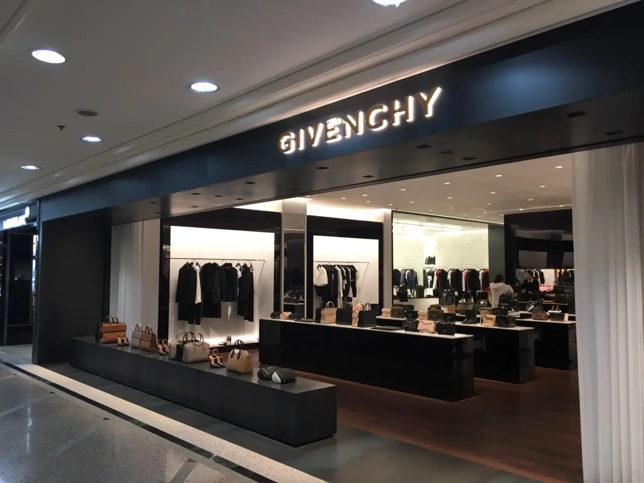 男士斜挎包品牌排行榜前十名_男士斜挎包品牌排行榜_高端男士斜挎包推荐